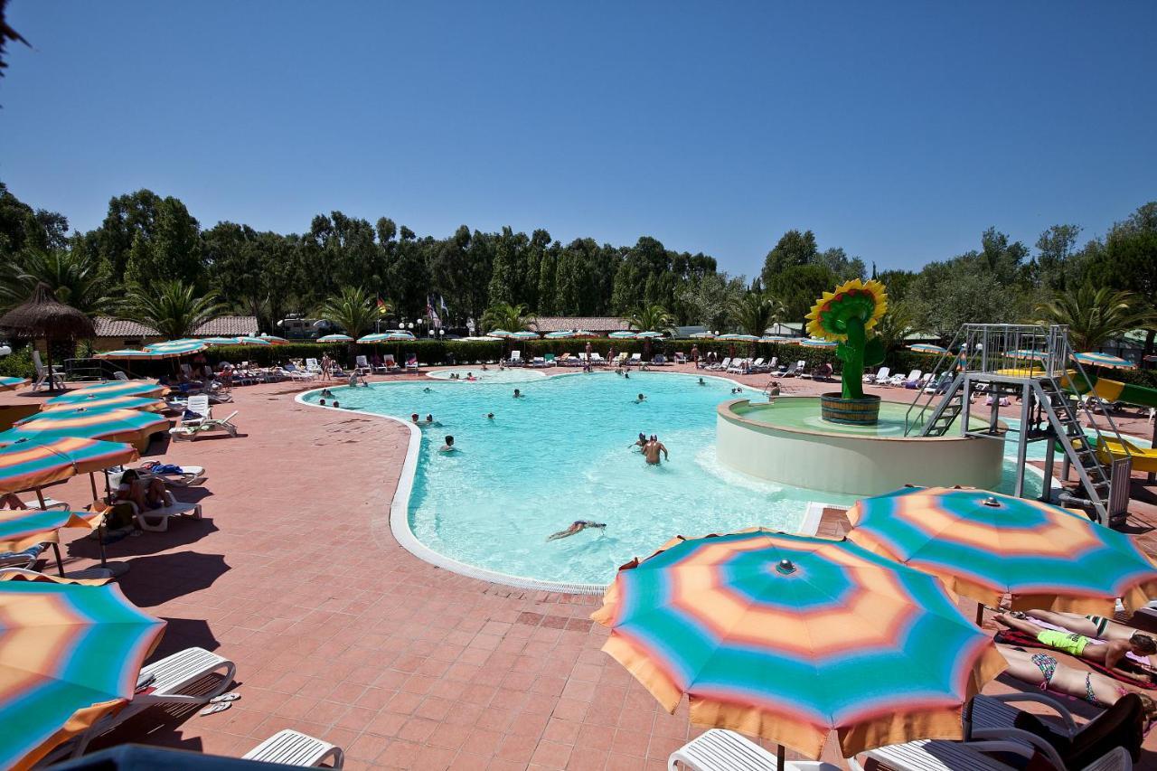 Happy Camp Mobile Homes In Camping Village Free Time Marina Di Bibbona Exteriör bild