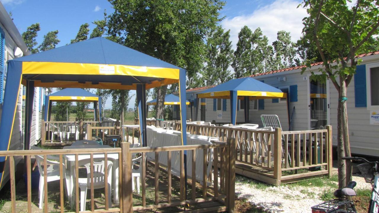 Happy Camp Mobile Homes In Camping Village Free Time Marina Di Bibbona Exteriör bild