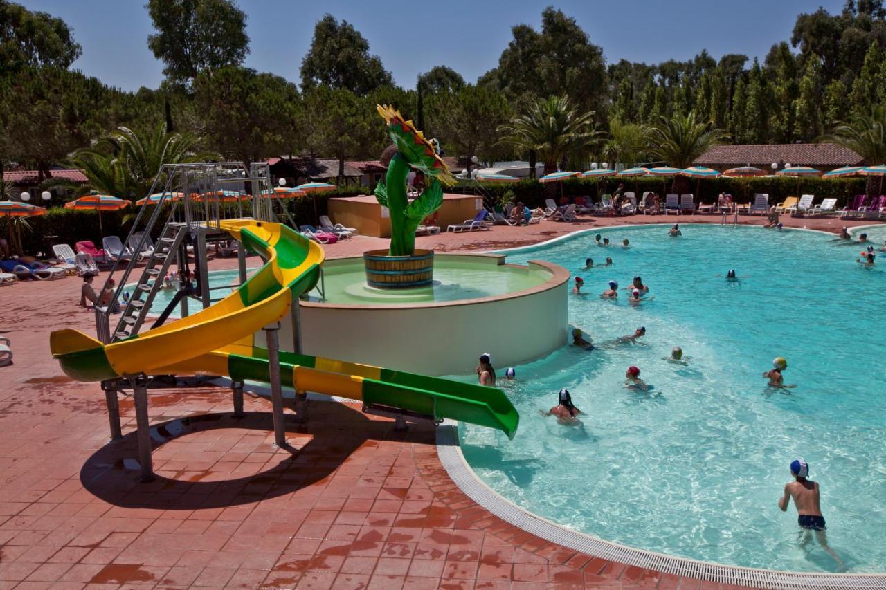 Happy Camp Mobile Homes In Camping Village Free Time Marina Di Bibbona Exteriör bild